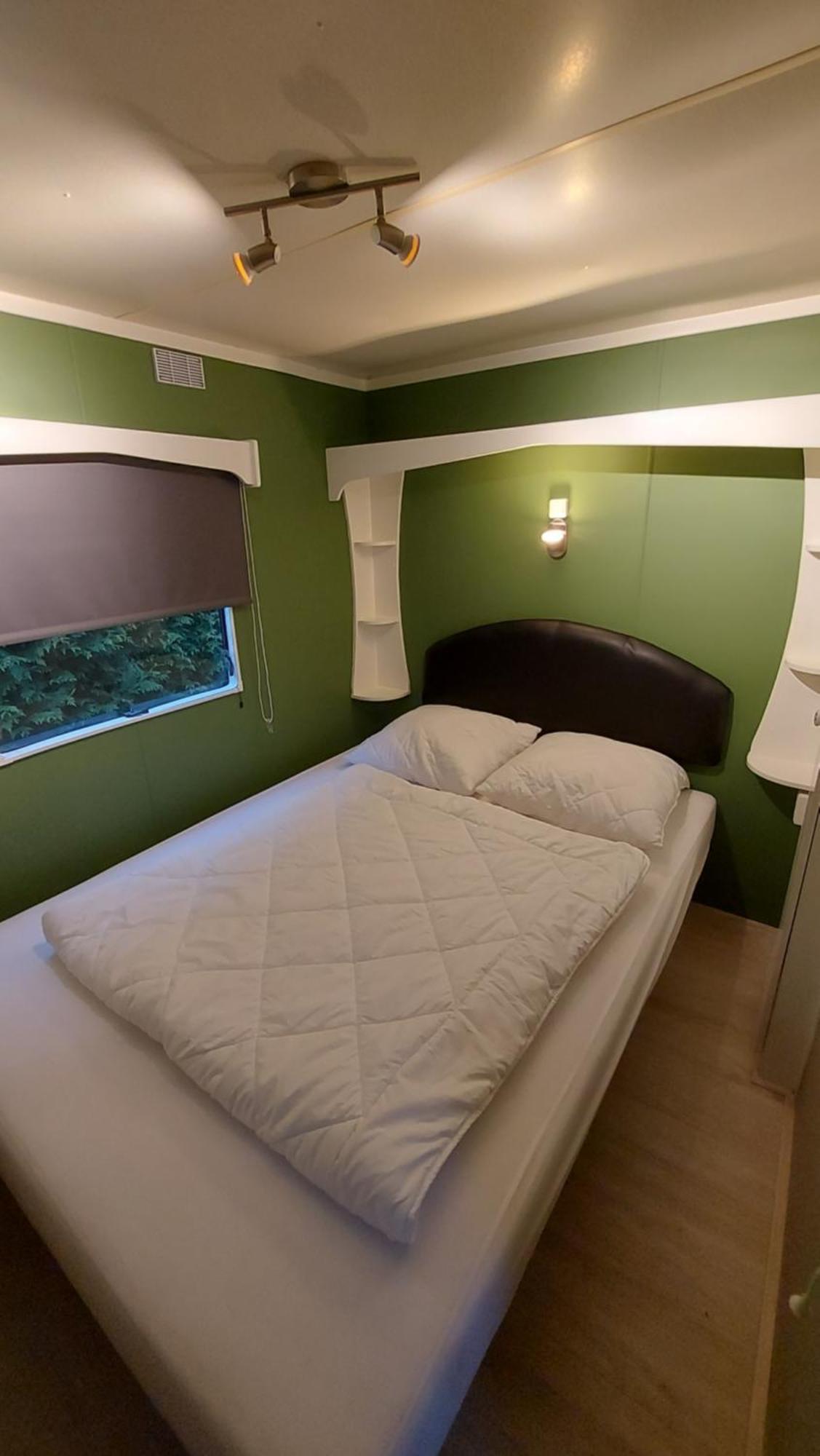 Camping Familychalet De Schaapskooi, 6-persons, Big Private Garden, Dogs Aloud *